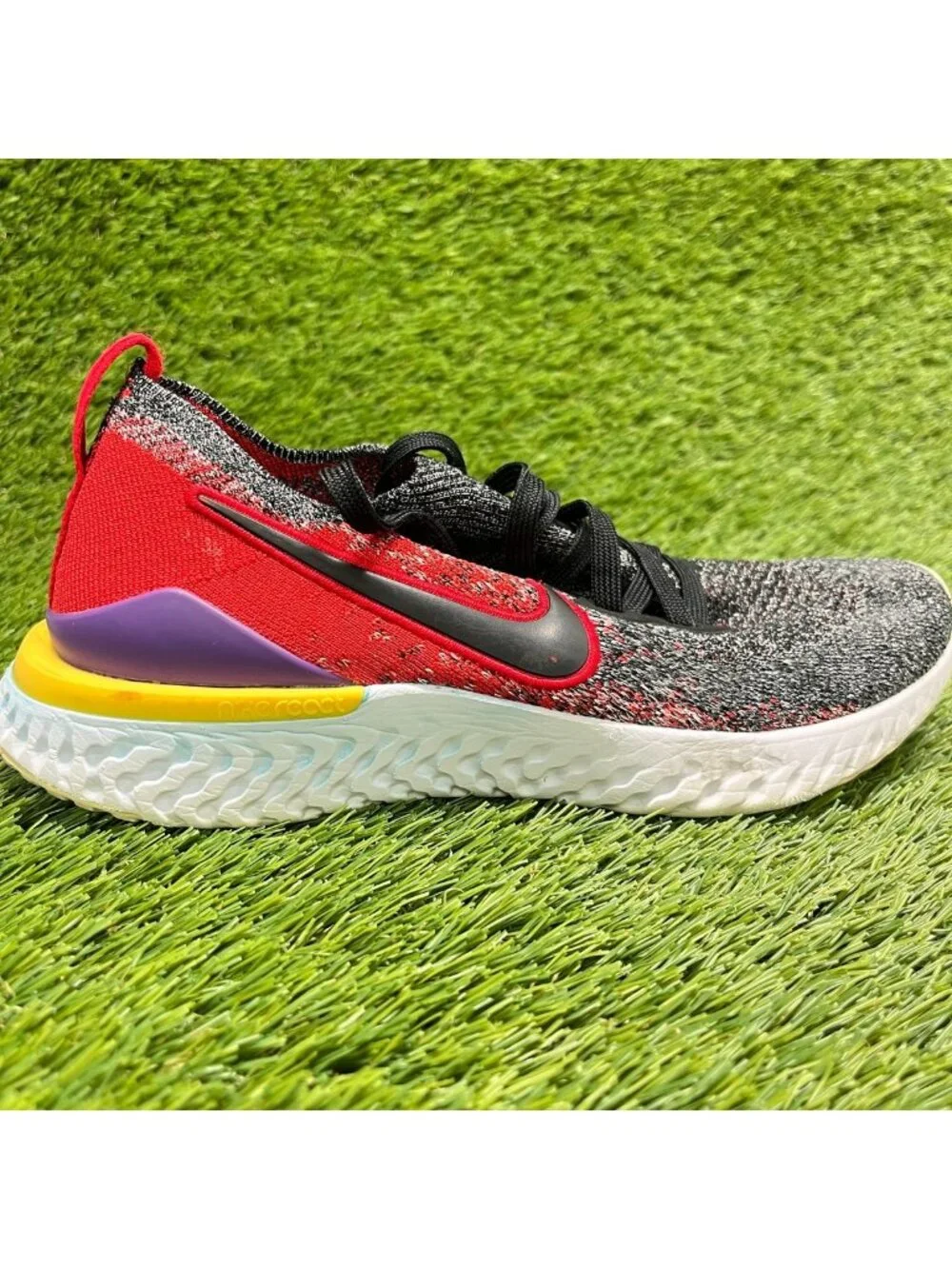 Nike Epic React Flyknit 2 Boys Size 5.5Y Gray Red Purple Running Shoes Sneakers